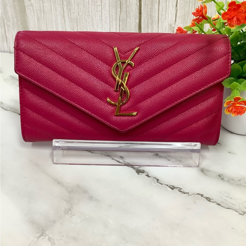 GUC Yves Saint Laurent Fuchsia Chevron Clutch - Picture 2 of 7